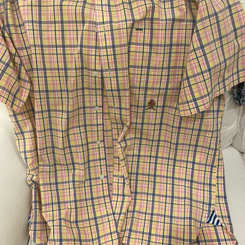 Tommy Hilfiger XL short sleeve men’s button down shirt
